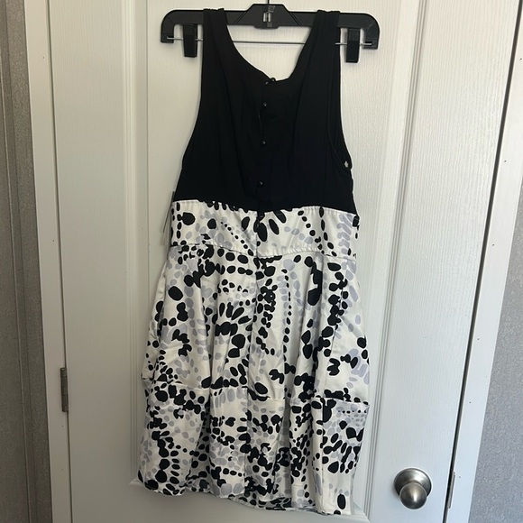 Sequin Hearts Black and White Women's Dress NWT - Picture 2 of 12
